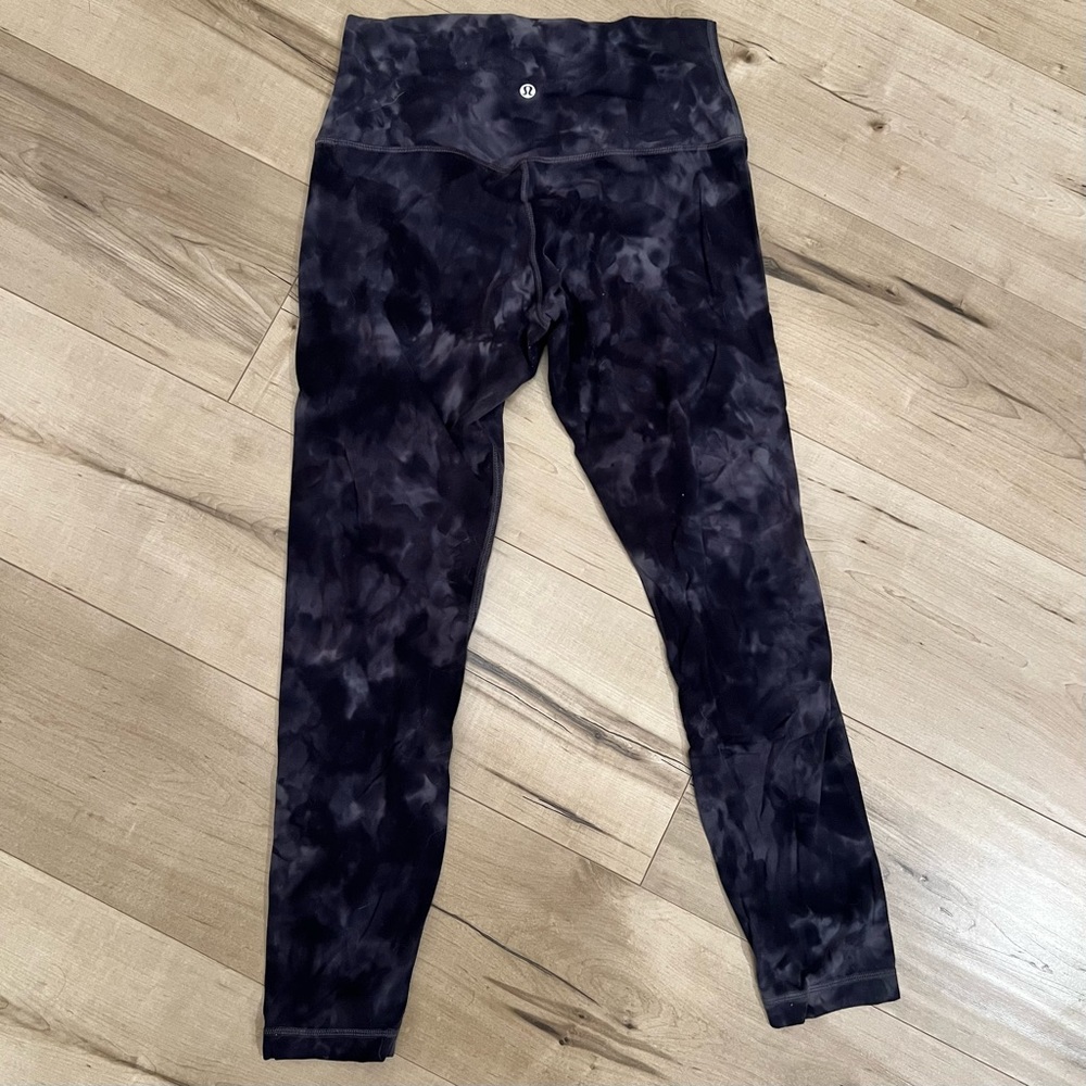 Lululemon Diamond Dye Align 25” size 8